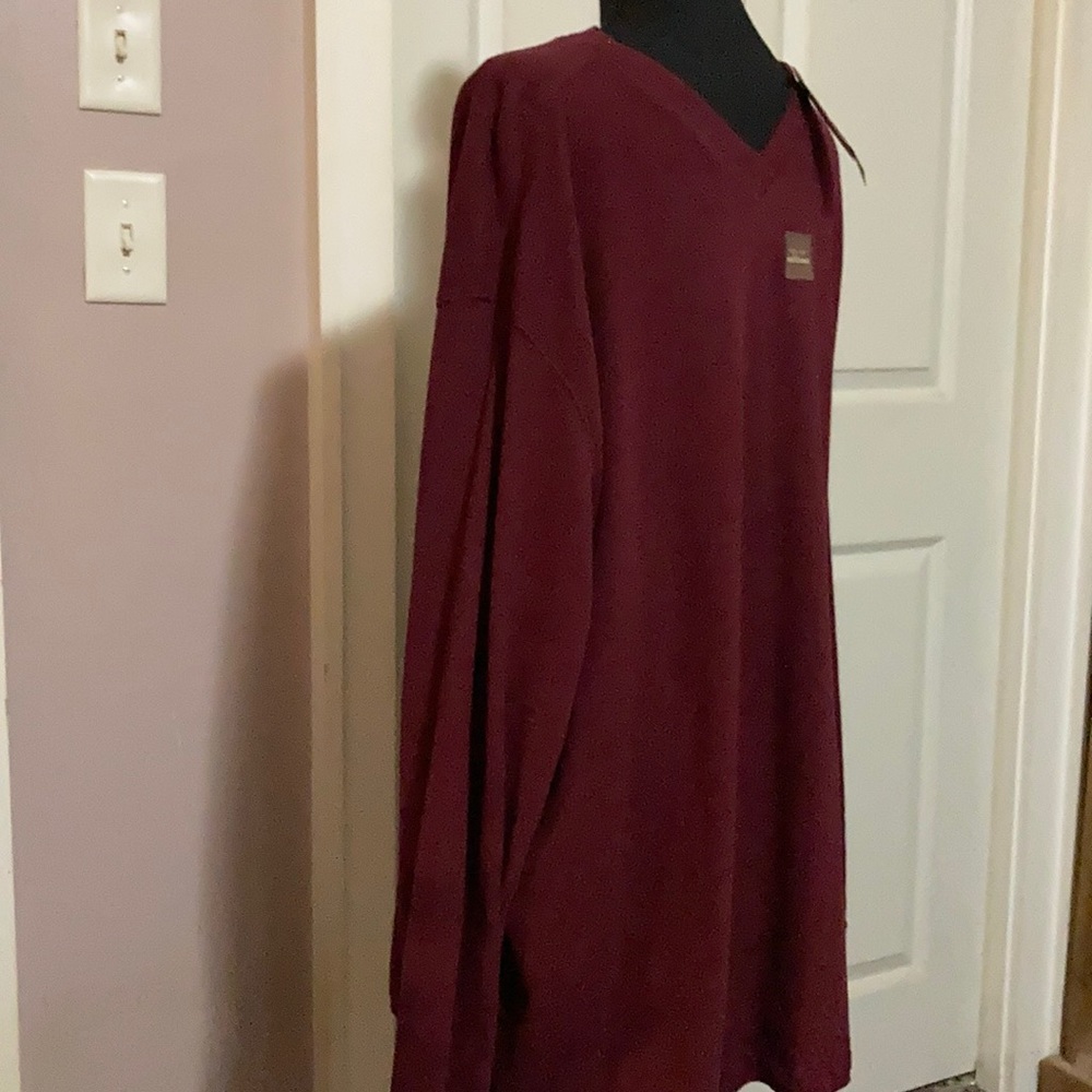 Men’s Pullover - Picture 2 of 4